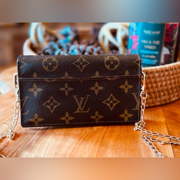 Louis Vuitton Monogram Bifold Wallet Brown/ vintage repurposed, rare find - Picture 4 of 17